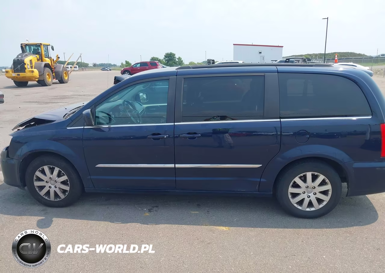 2015 Chrysler Town & Country Touring VIN:2C4RC1BG3FR644251 - 15