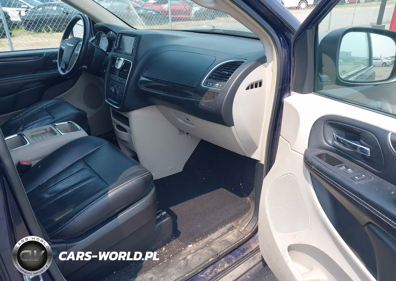 2015 Chrysler Town & Country Touring VIN:2C4RC1BG3FR644251 - 5