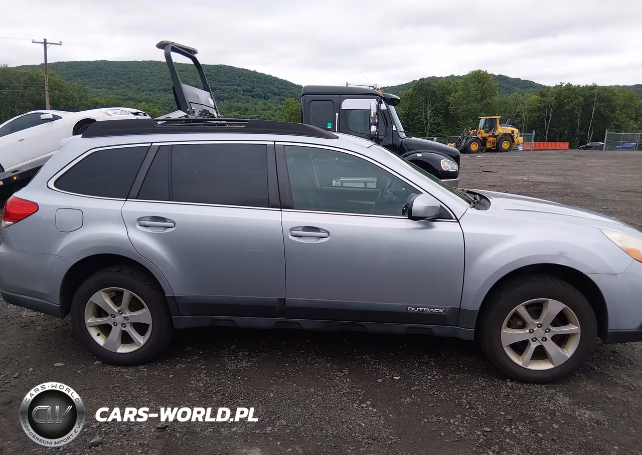 2014 Subaru Outback 2.5I Premium VIN:4S4BRBCC1E3328383 - 13