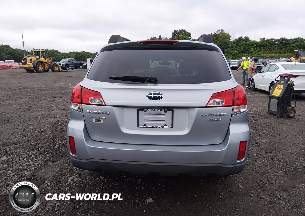 2014 Subaru Outback 2.5I Premium VIN:4S4BRBCC1E3328383 - 16