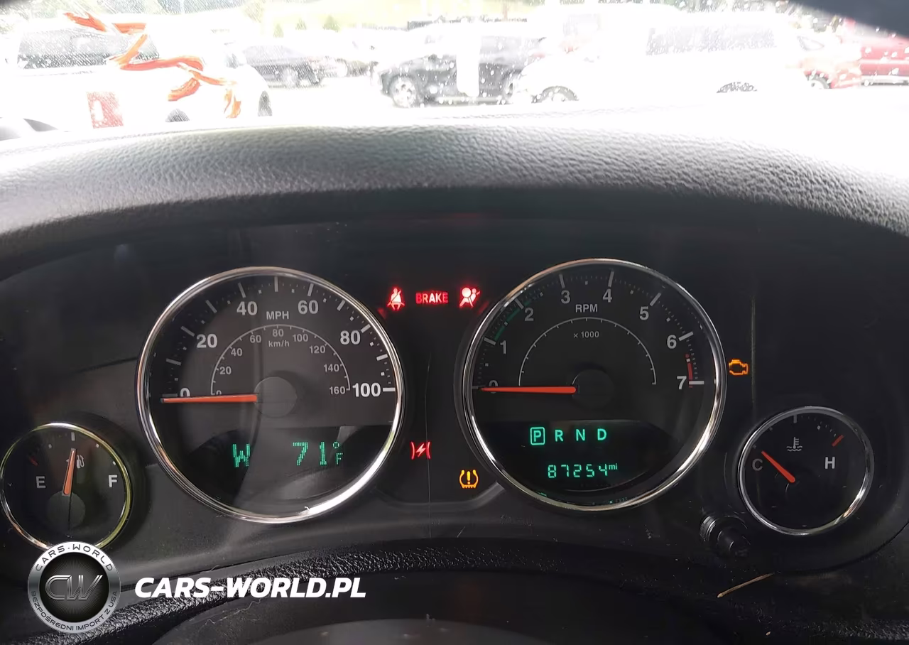 2016 Jeep Wrangler Unlimited Sahara VIN:1C4BJWEG9GL180988 - 7