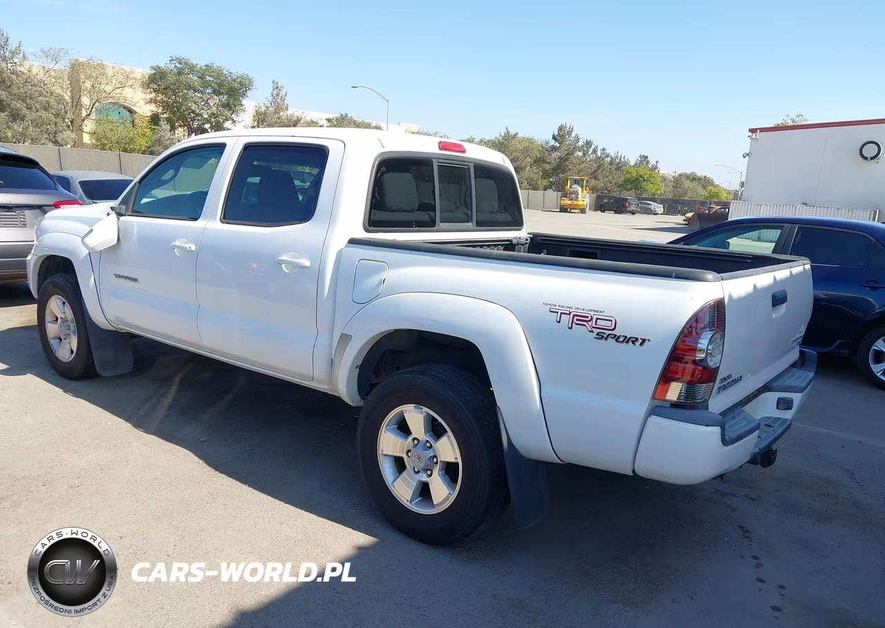 2012 Toyota Tacoma Prerunner V6 VIN:3TMJU4GN2CM138173 - 3
