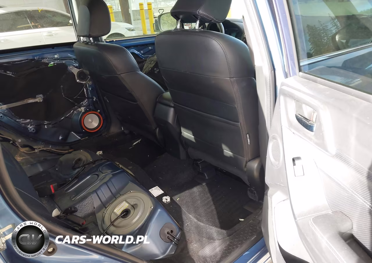 2018 Subaru Forester 2.5I Touring VIN:JF2SJAWC3JH482156 - 8