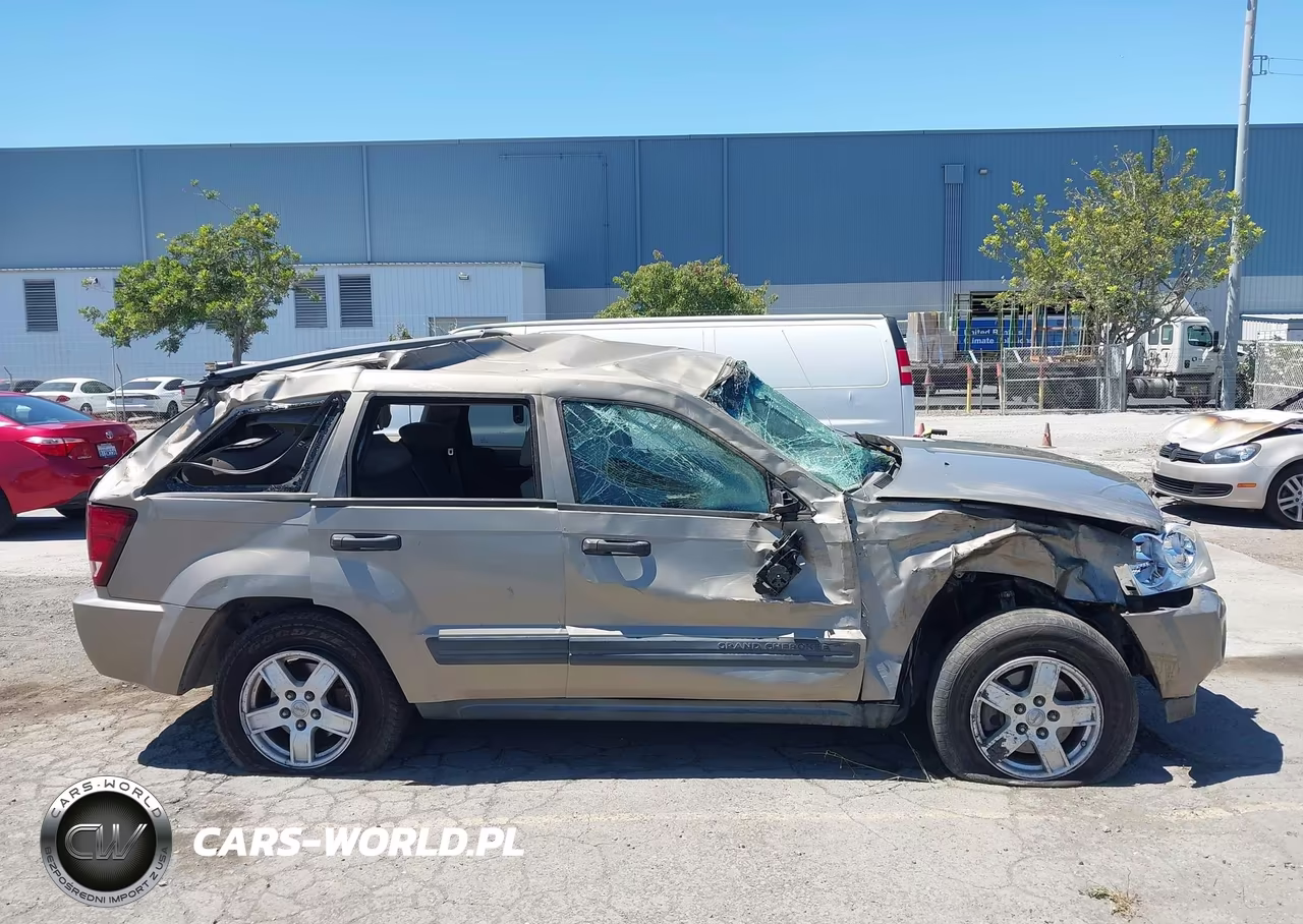 2005 Jeep Grand Cherokee Laredo VIN:1J4GS48K05C526389 - 13