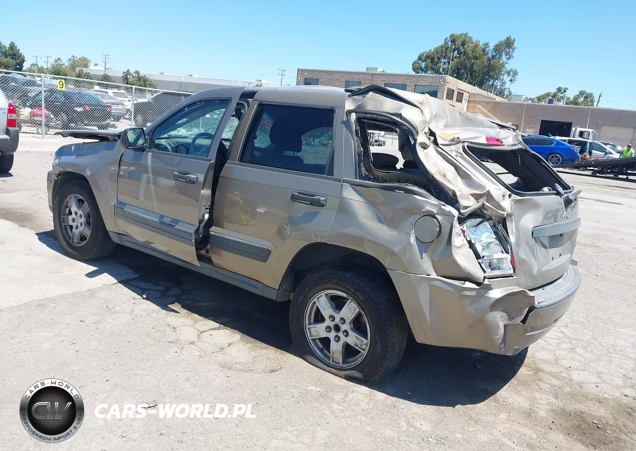 2005 Jeep Grand Cherokee Laredo VIN:1J4GS48K05C526389 - 3