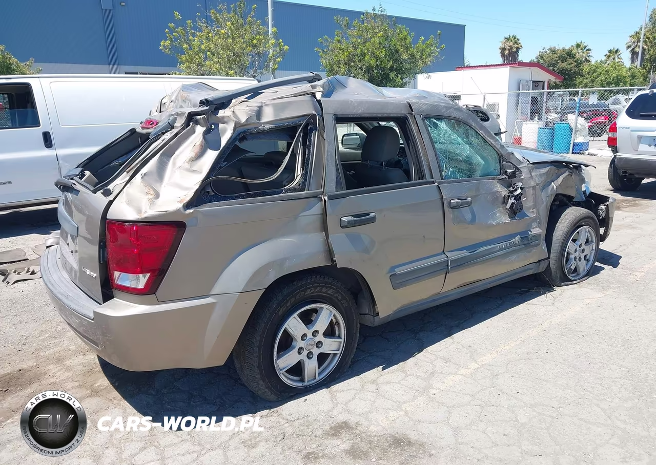 2005 Jeep Grand Cherokee Laredo VIN:1J4GS48K05C526389 - 4