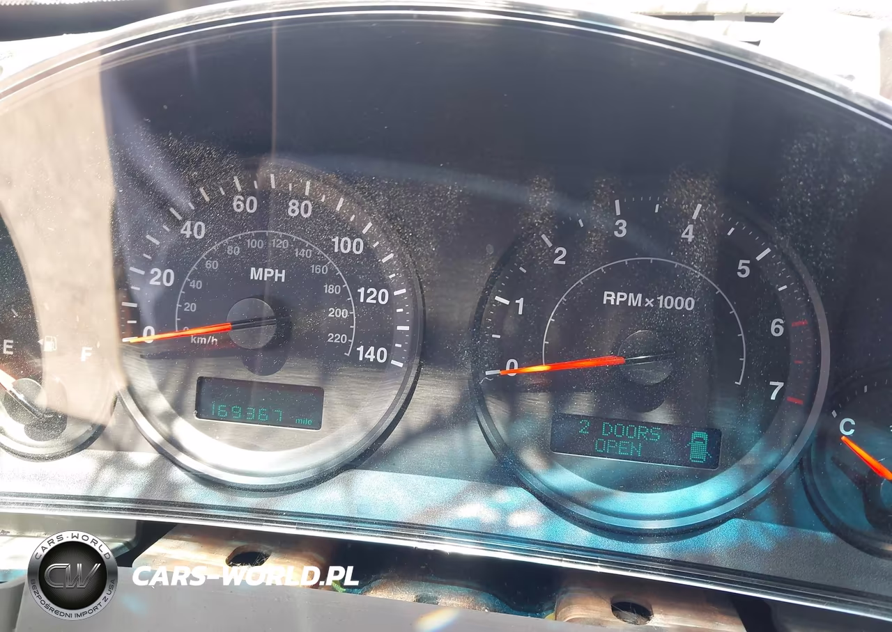 2005 Jeep Grand Cherokee Laredo VIN:1J4GS48K05C526389 - 7
