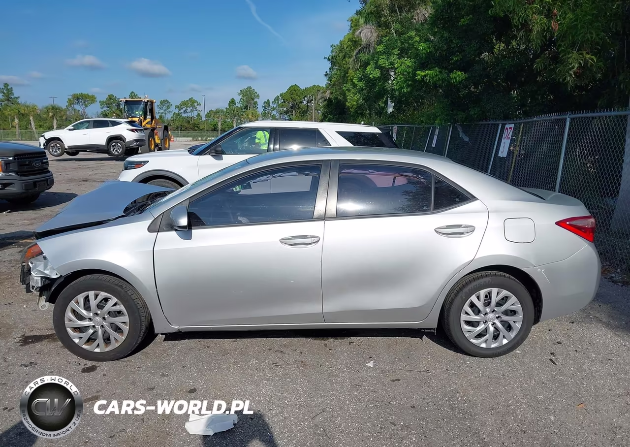 2018 Toyota Corolla Le VIN:5YFBURHE3JP775515 - 15