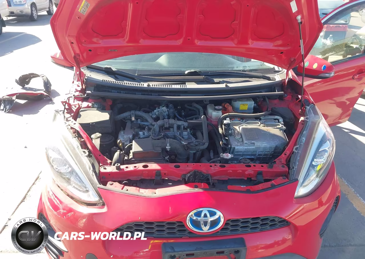 2018 Toyota Prius C One VIN:JTDKDTB39J1602591 - 10