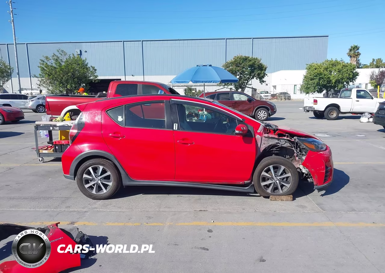 2018 Toyota Prius C One VIN:JTDKDTB39J1602591 - 14