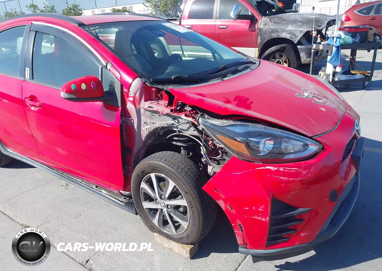 2018 Toyota Prius C One VIN:JTDKDTB39J1602591 - 6
