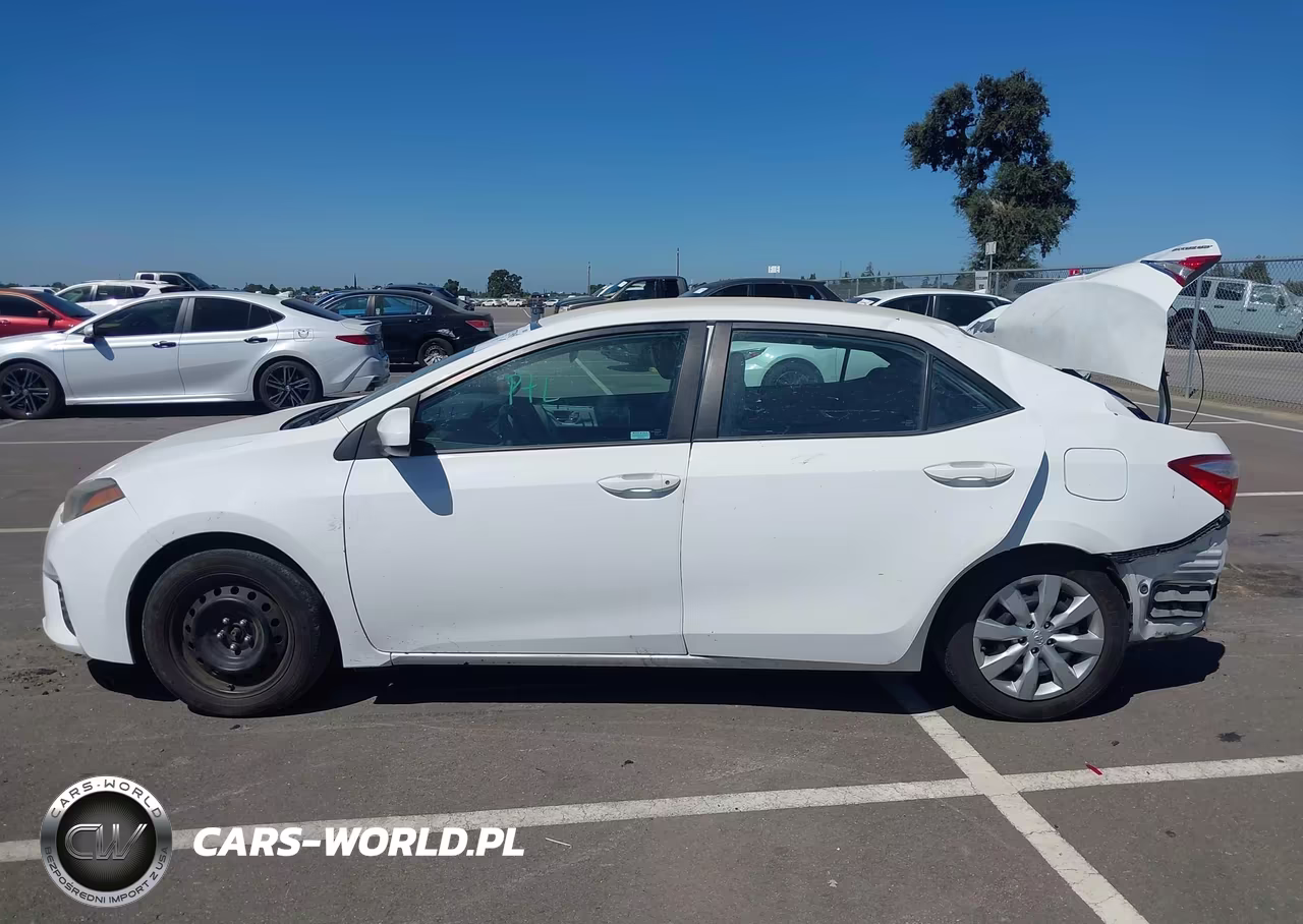 2015 Toyota Corolla Le VIN:5YFBURHE5FP357562 - 15