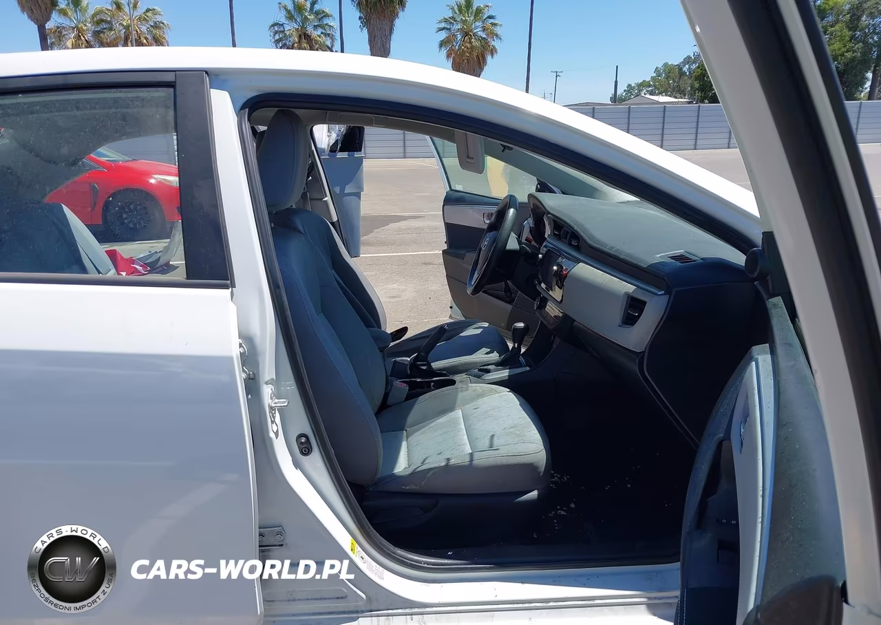 2015 Toyota Corolla Le VIN:5YFBURHE5FP357562 - 5