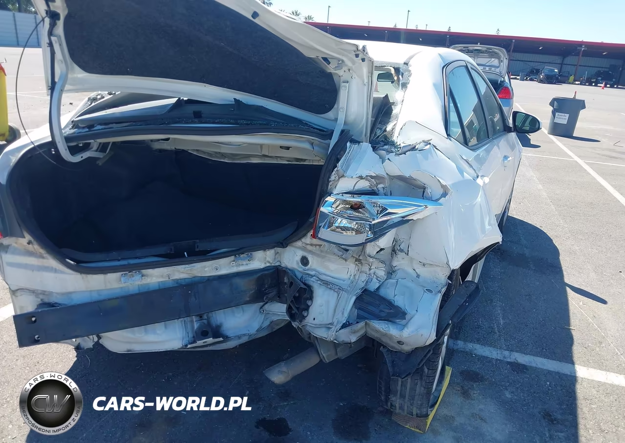2015 Toyota Corolla Le VIN:5YFBURHE5FP357562 - 6