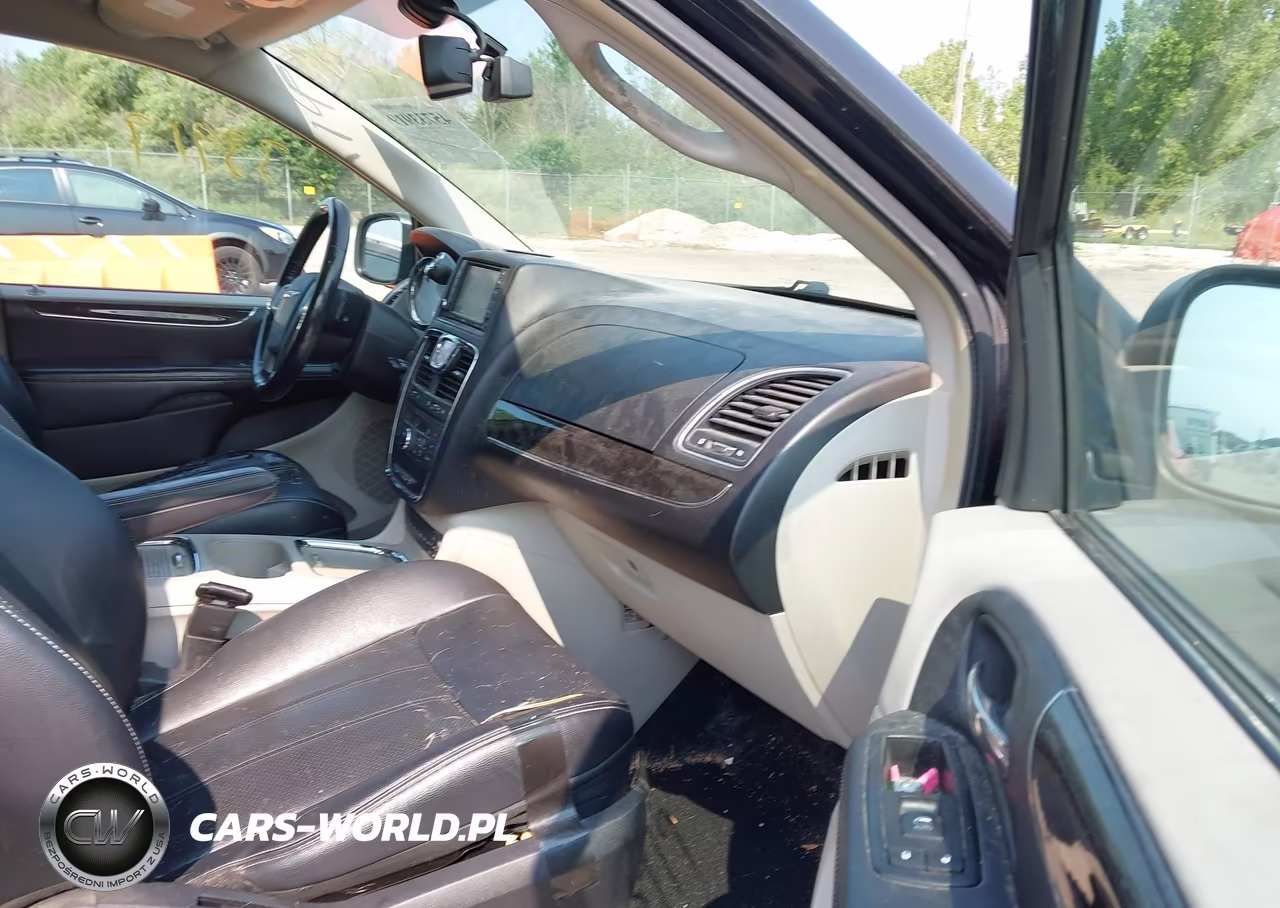 2012 Chrysler Town & Country Touring-L VIN:2C4RC1CG9CR413705 - 5
