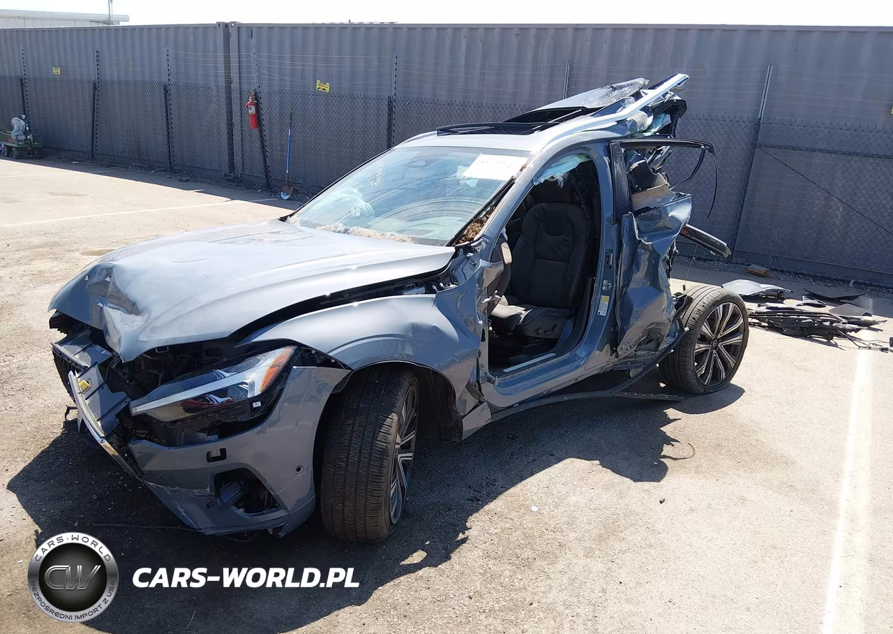 2023 Volvo Xc60 B5 Ultimate Bright Theme VIN:YV4L12RA5P1368063 - 2