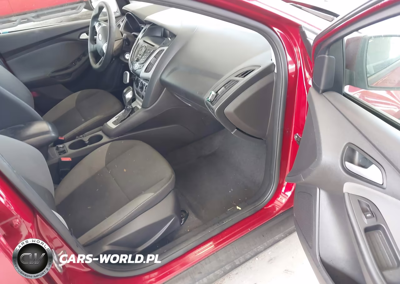 2013 Ford Focus Se VIN:1FADP3K28DL301719 - 5