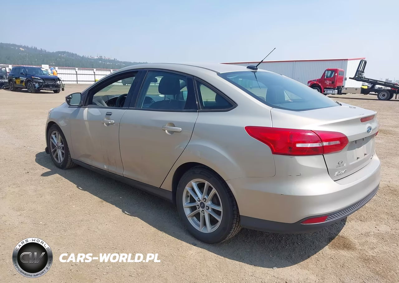 2015 FORD FOCUS SE VIN:1FADP3F28FL201388 - 3