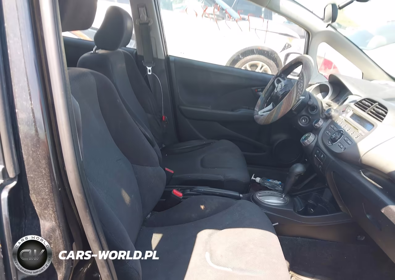 2010 Honda Fit Sport VIN:JHMGE8H48AS021995 - 5