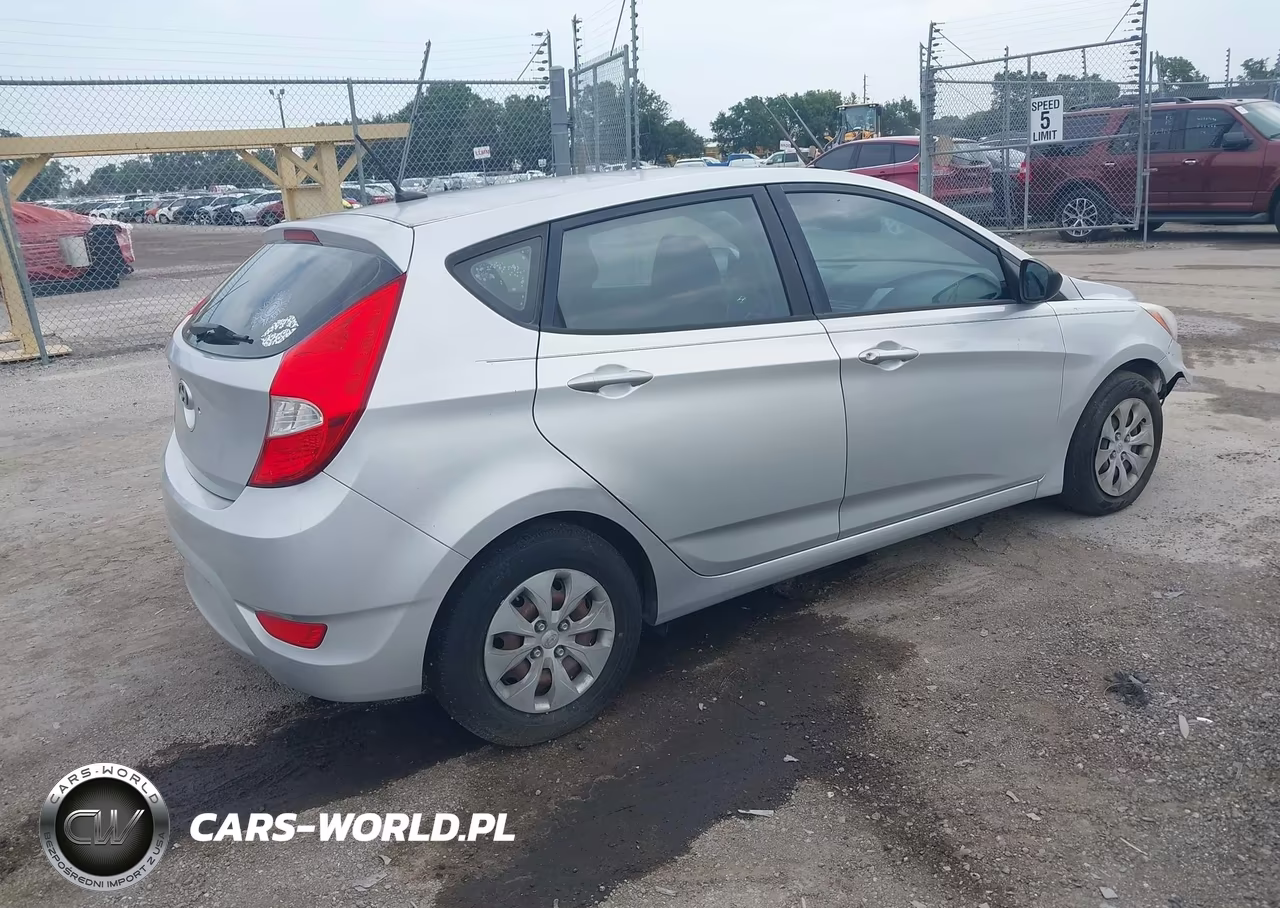 2015 Hyundai Accent Gs VIN:KMHCT5AE0FU230517 - 4