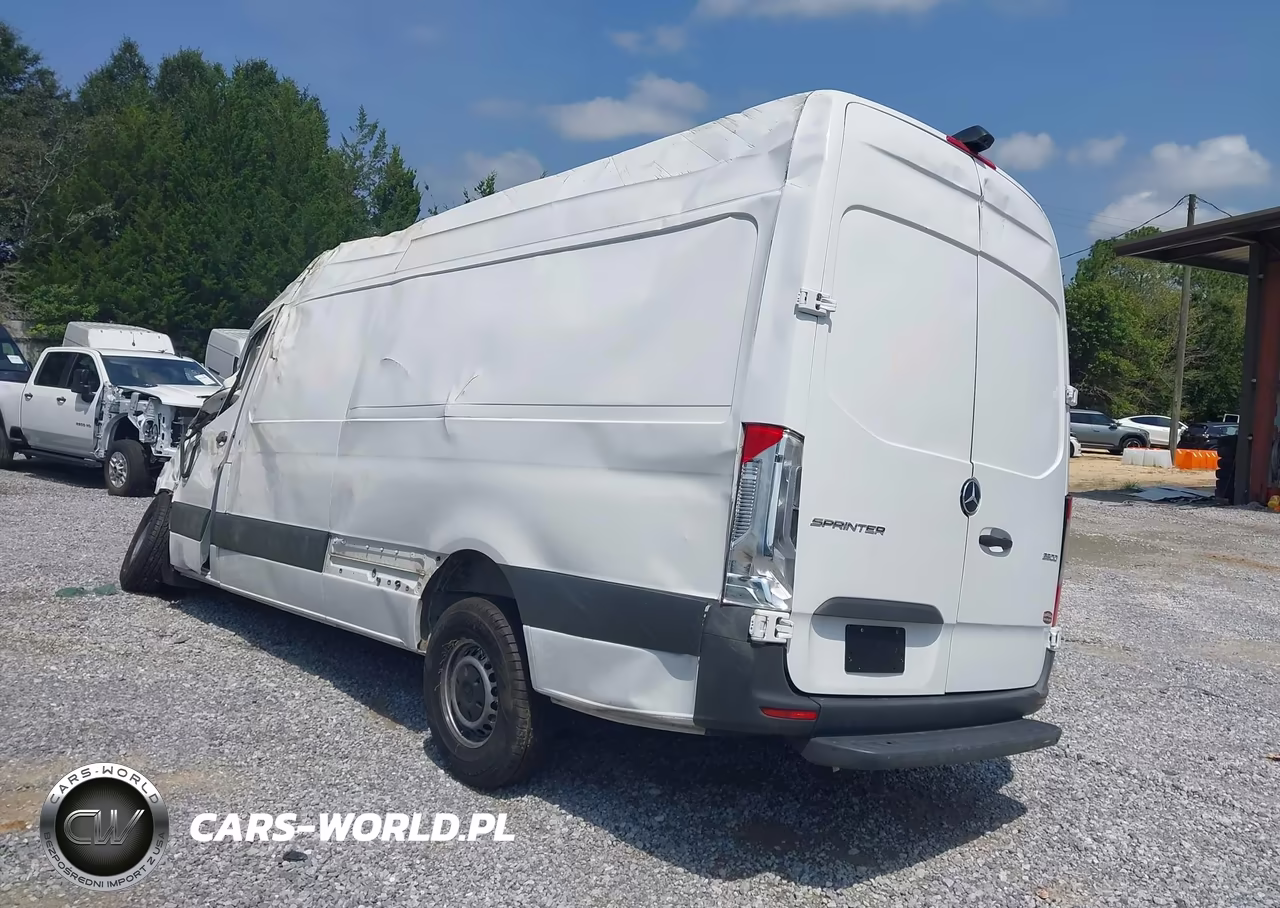 2023 Nissan Sprinter 2500 VIN:W1Y40CHY4PT144734 - 3
