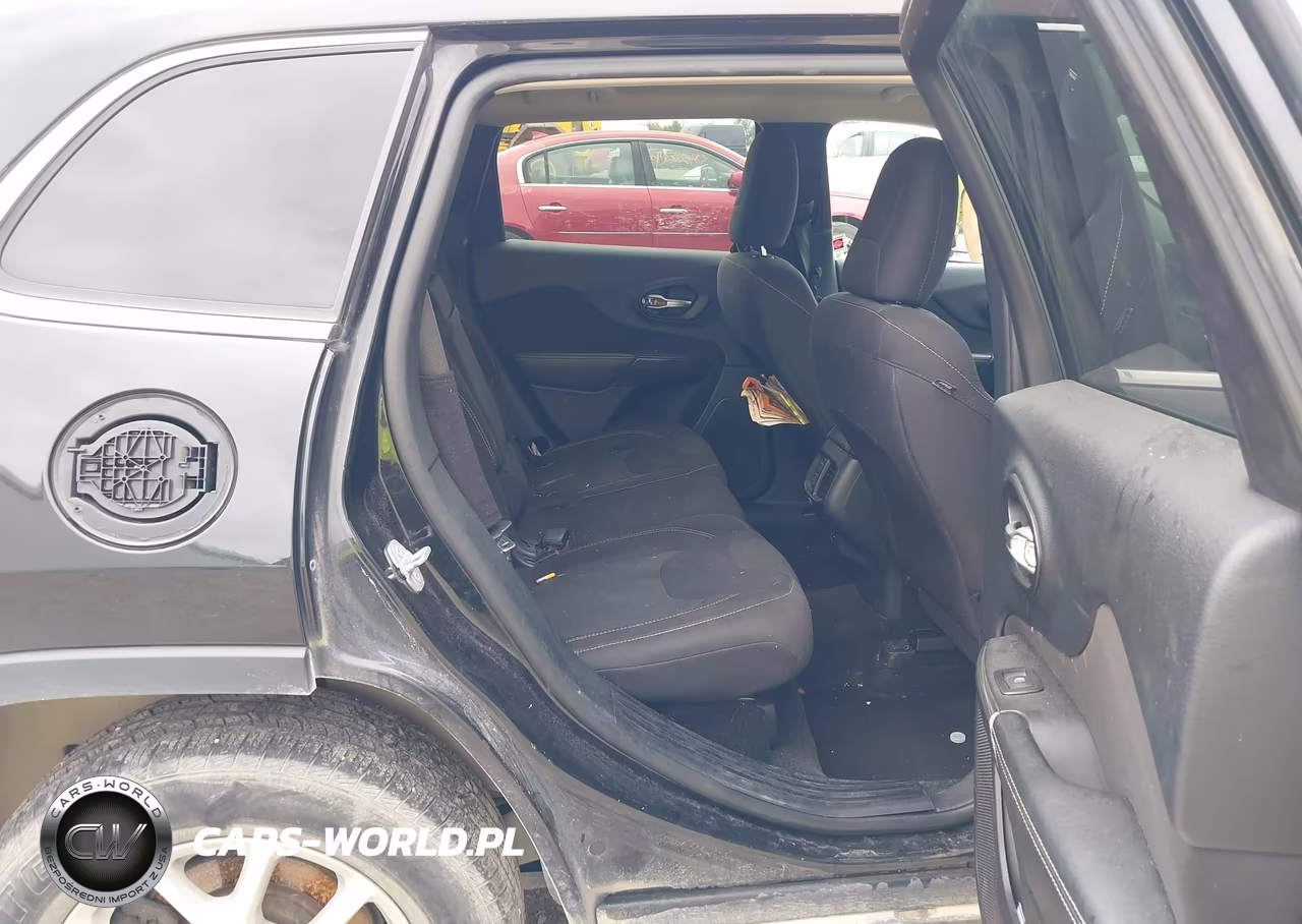 2016 Jeep Cherokee Latitude VIN:1C4PJMCB7GW156060 - 8