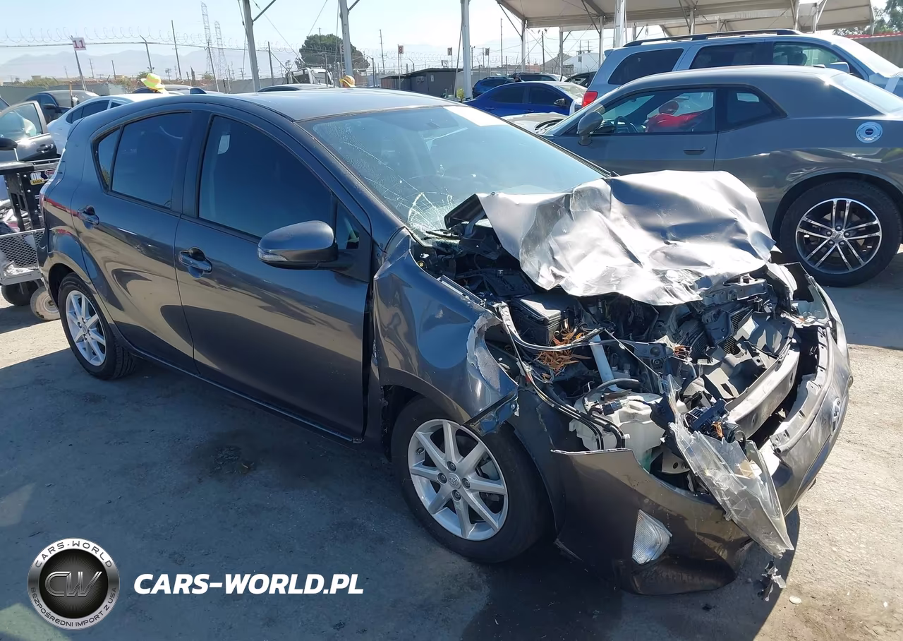 2015 Toyota Prius C Two – zdjęcie 1 z 17