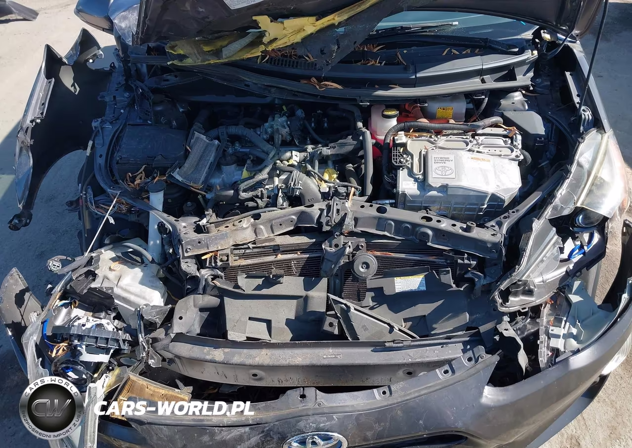 2015 Toyota Prius C Two VIN:JTDKDTB39F1104219 - 10