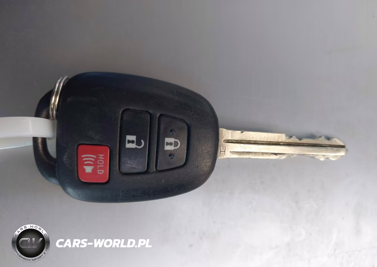 2015 Toyota Prius C Two VIN:JTDKDTB39F1104219 - 11