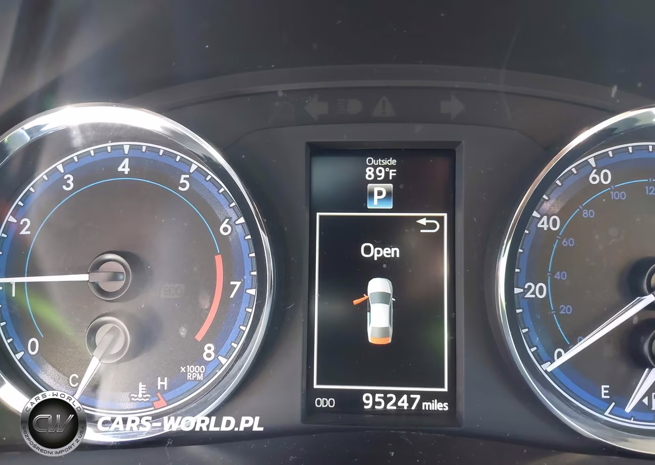 2018 Toyota Corolla Xle VIN:5YFBURHE2JP846932 - 15