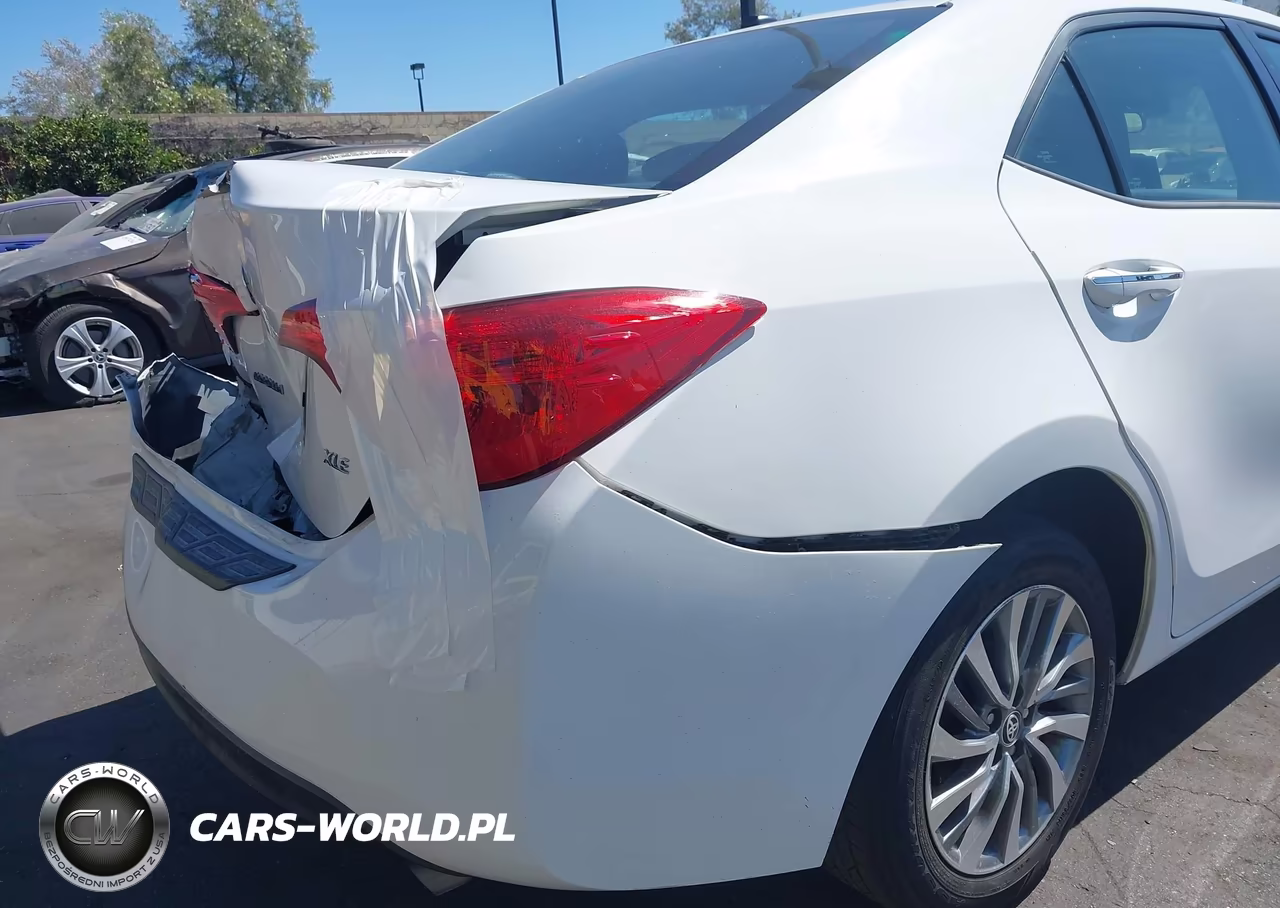 2018 Toyota Corolla Xle VIN:5YFBURHE2JP846932 - 17