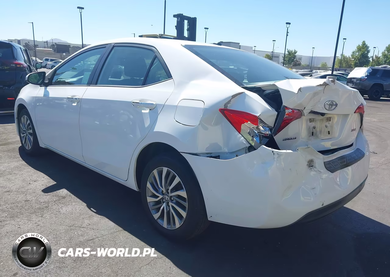 2018 Toyota Corolla Xle VIN:5YFBURHE2JP846932 - 3