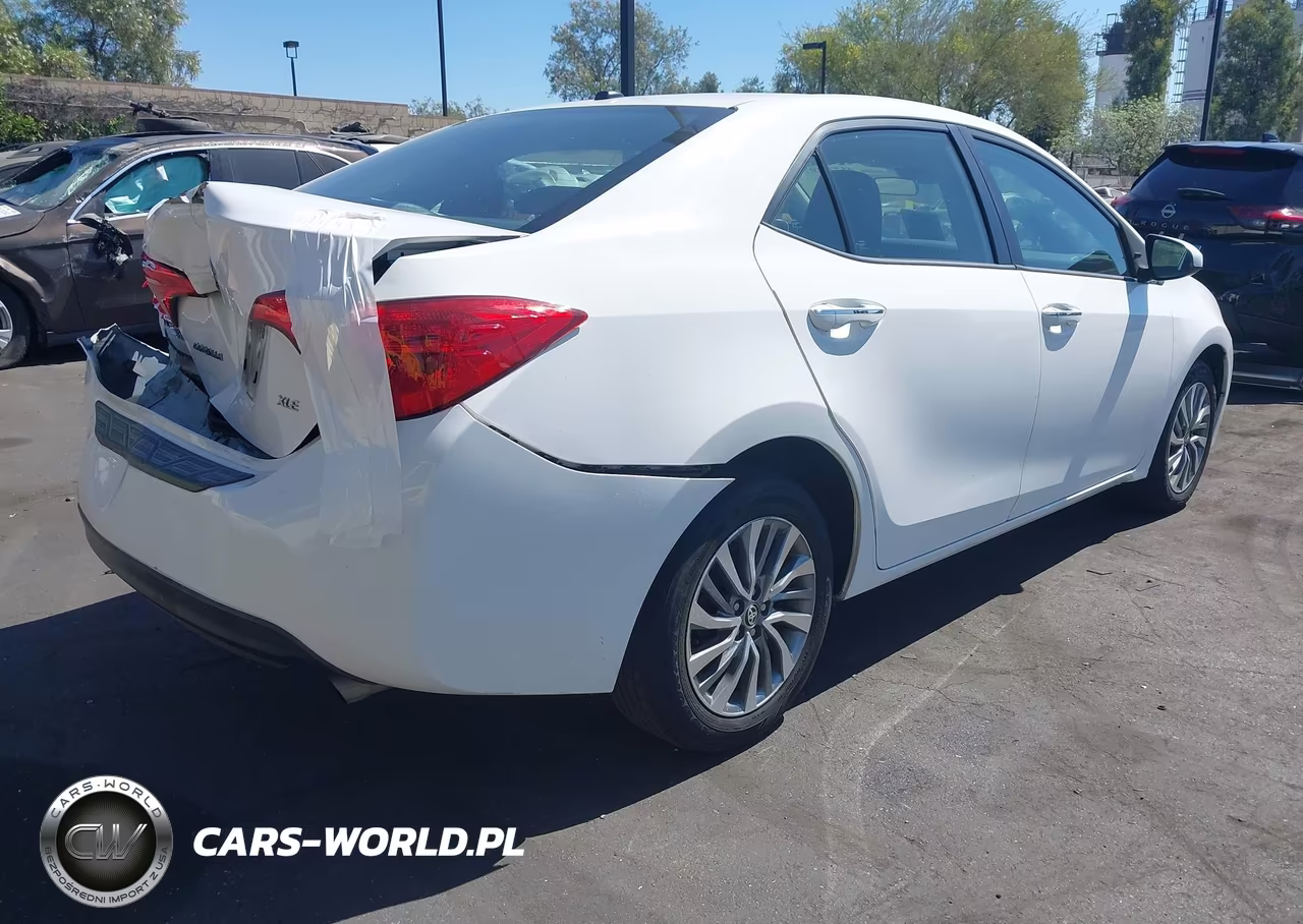 2018 Toyota Corolla Xle VIN:5YFBURHE2JP846932 - 4
