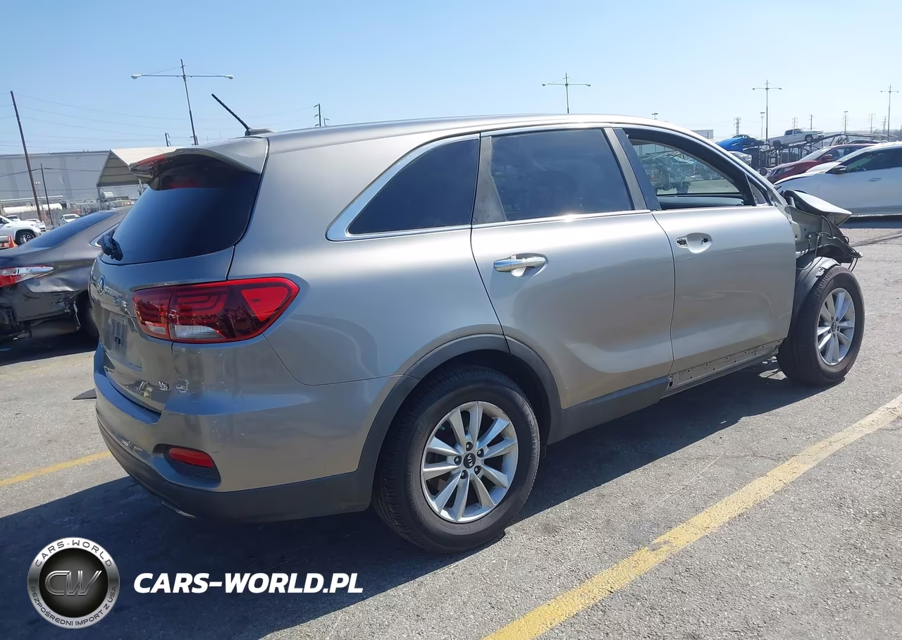 2019 Kia Sorento 3.3L Lx VIN:5XYPG4A53KG487767 - 4