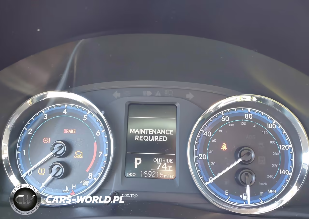 2018 Toyota Corolla Le VIN:5YFBURHE8JP783335 - 7