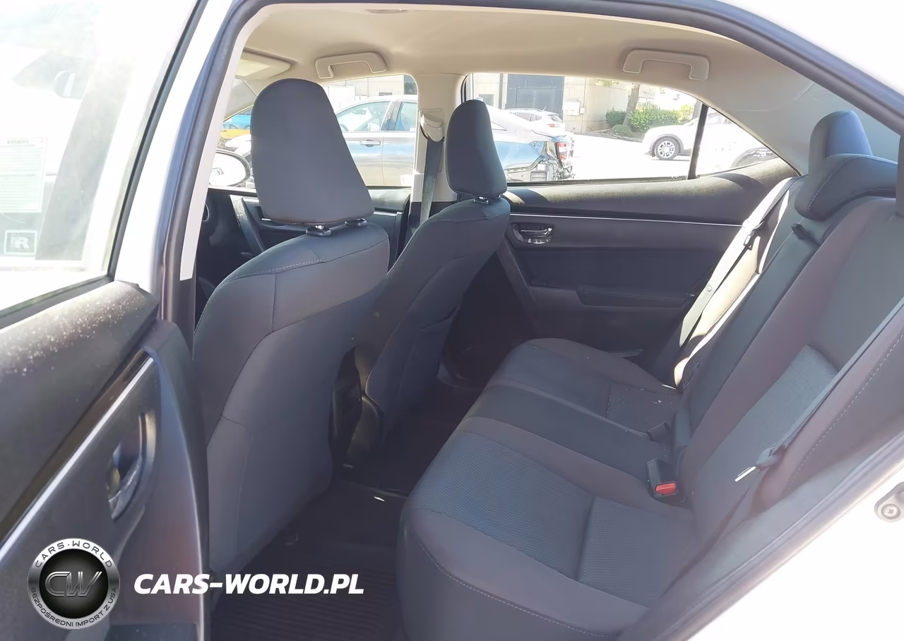 2018 Toyota Corolla Le VIN:5YFBURHE8JP783335 - 8