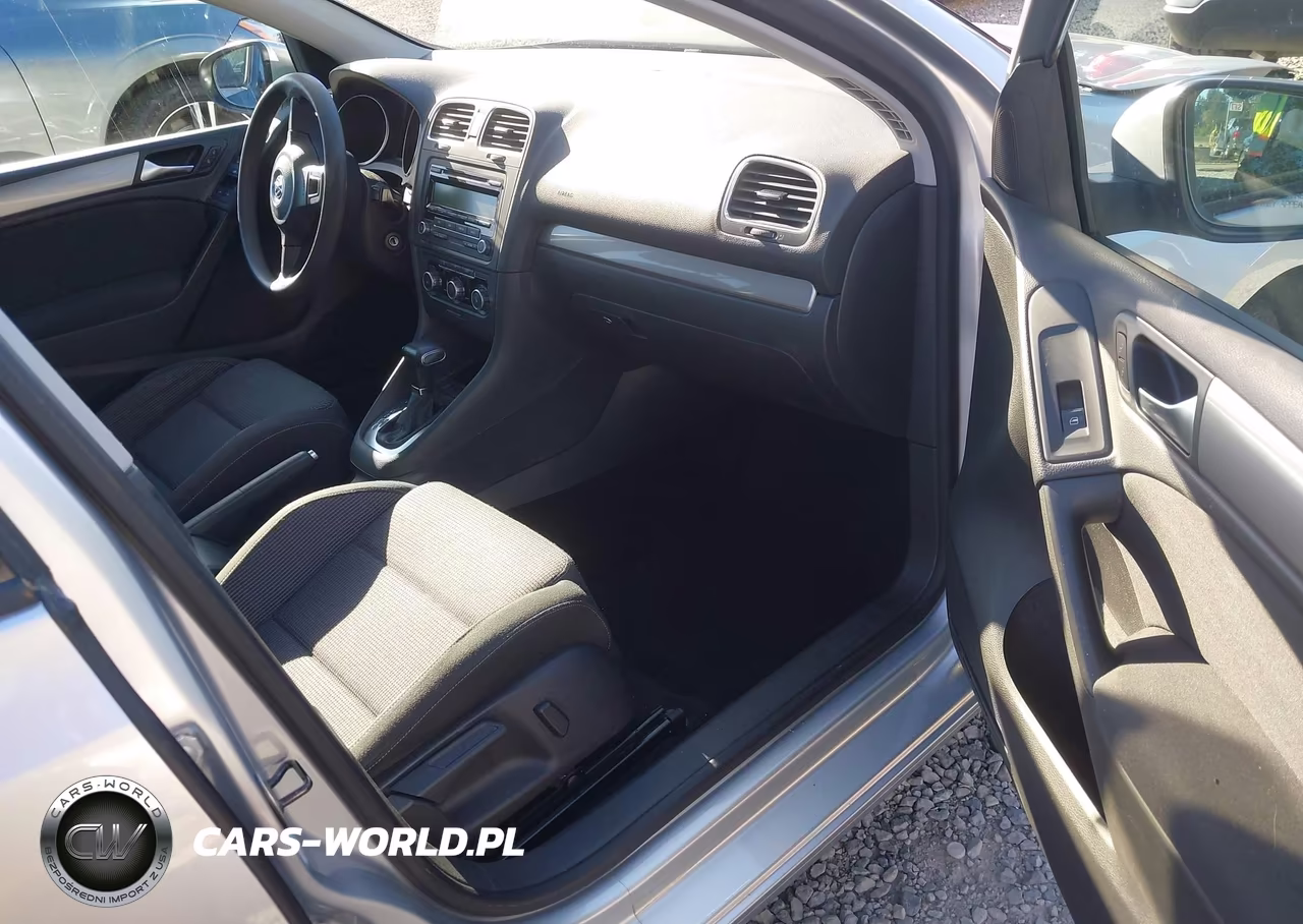 2011 Volkswagen Golf 2.5L 4-Door VIN:WVWDB7AJ8BW100407 - 17