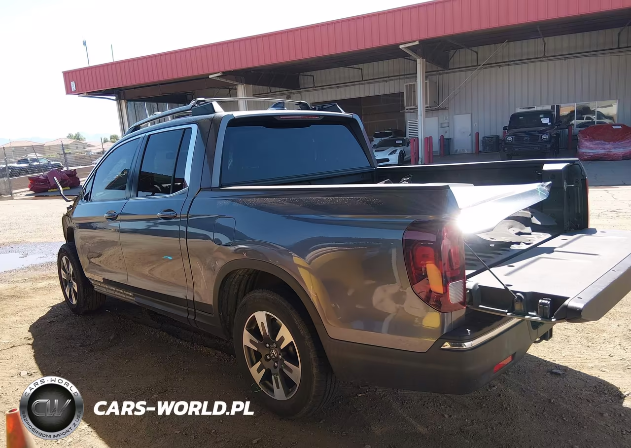 2017 Honda Ridgeline Rtl-T VIN:5FPYK2F69HB007621 - 3