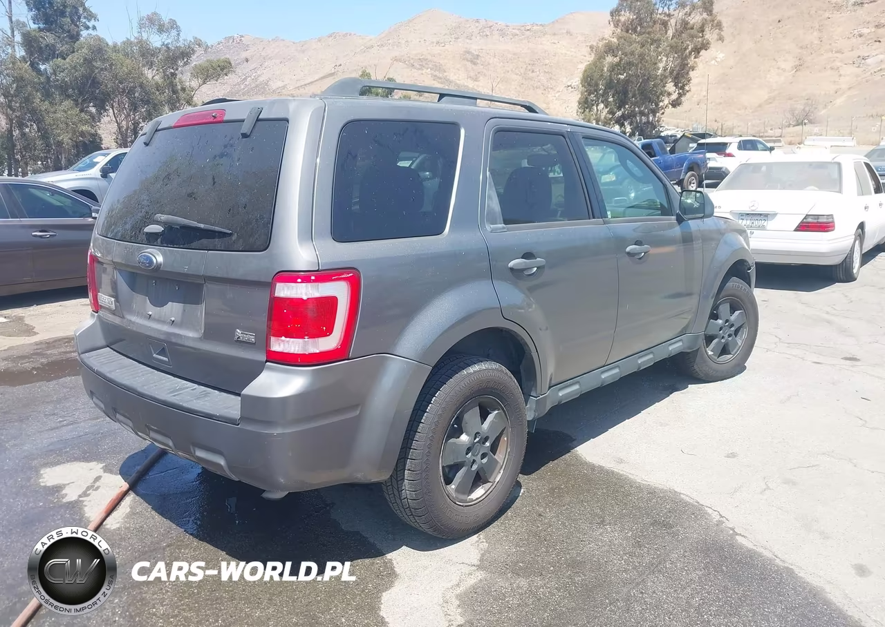 2011 Ford Escape Xlt VIN:1FMCU0DG5BKA98843 - 4