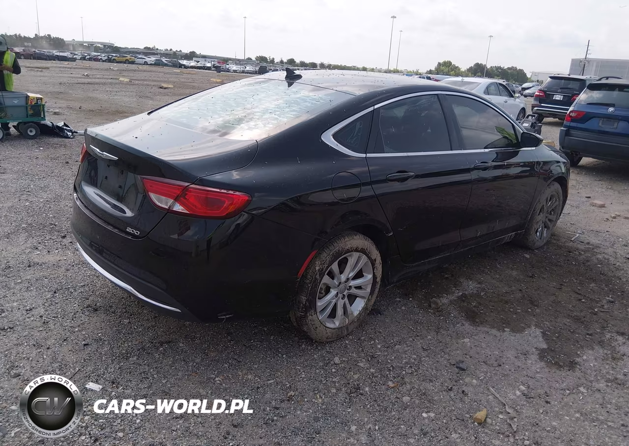 2015 Chrysler 200 Limited VIN:1C3CCCAB1FN635945 - 4