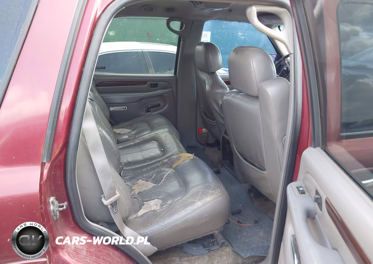 2002 Cadillac Escalade Standard VIN:1GYEC63TX2R121133 - 8