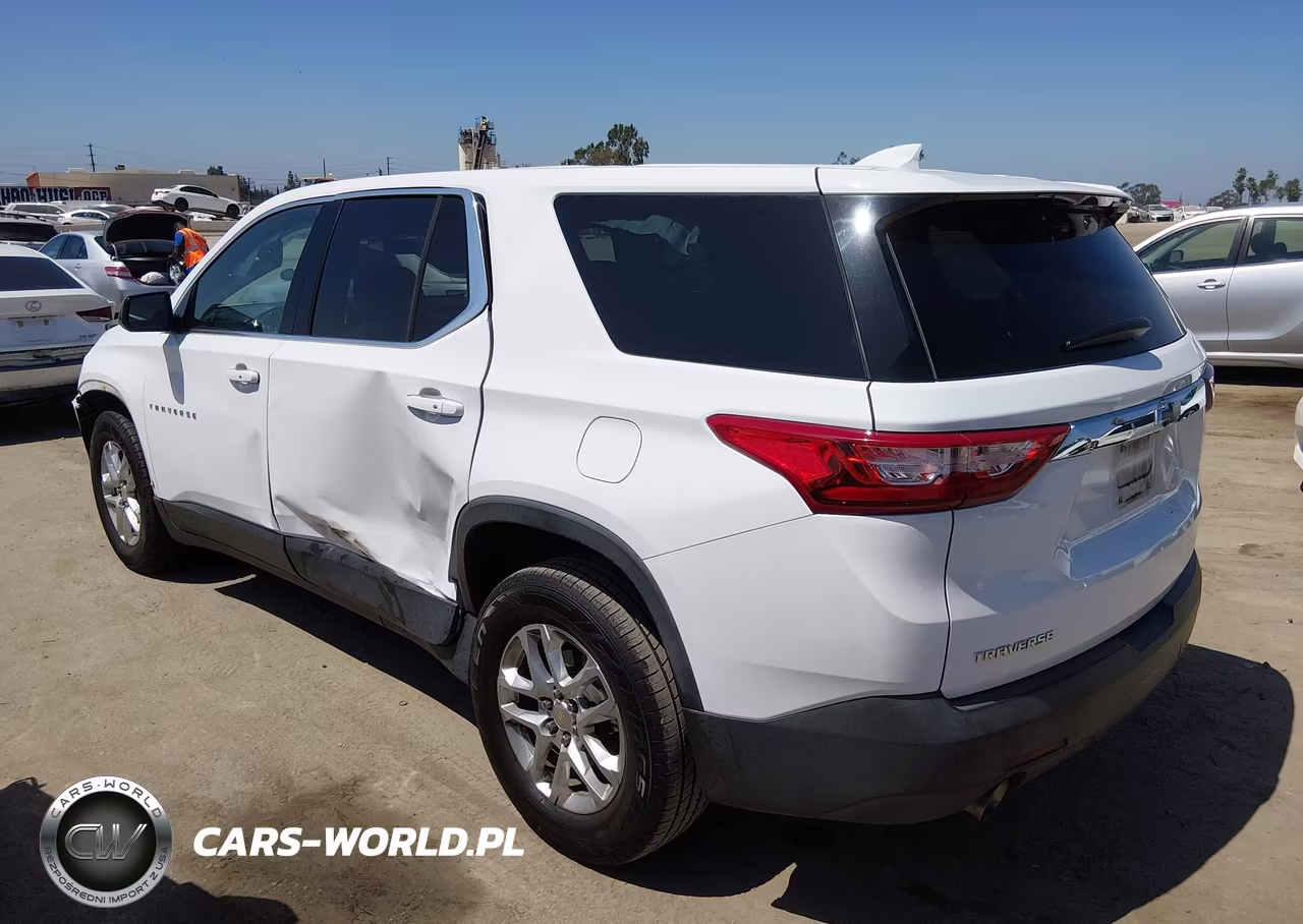 2019 Chevrolet Traverse Ls VIN:1GNERFKWXKJ313058 - 3