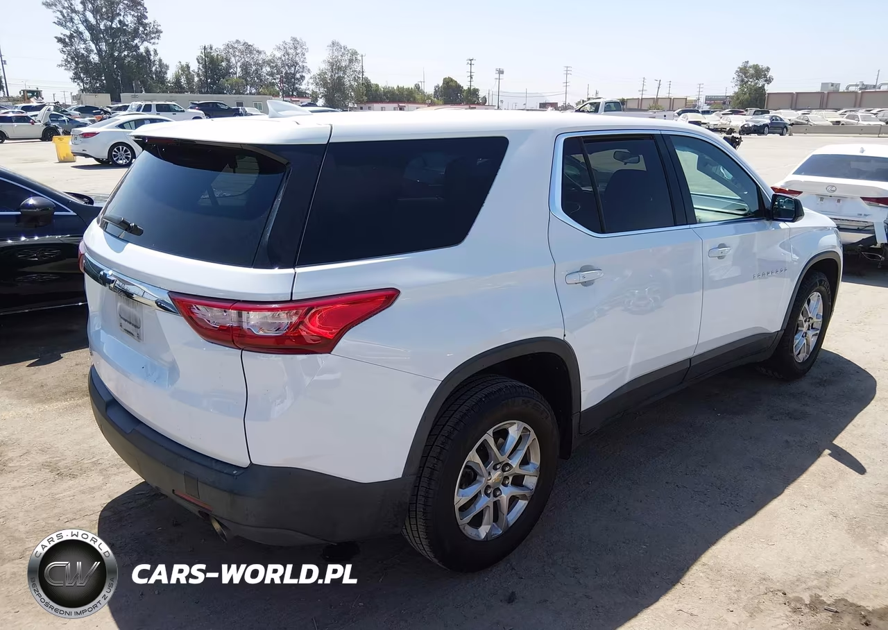 2019 Chevrolet Traverse Ls VIN:1GNERFKWXKJ313058 - 4