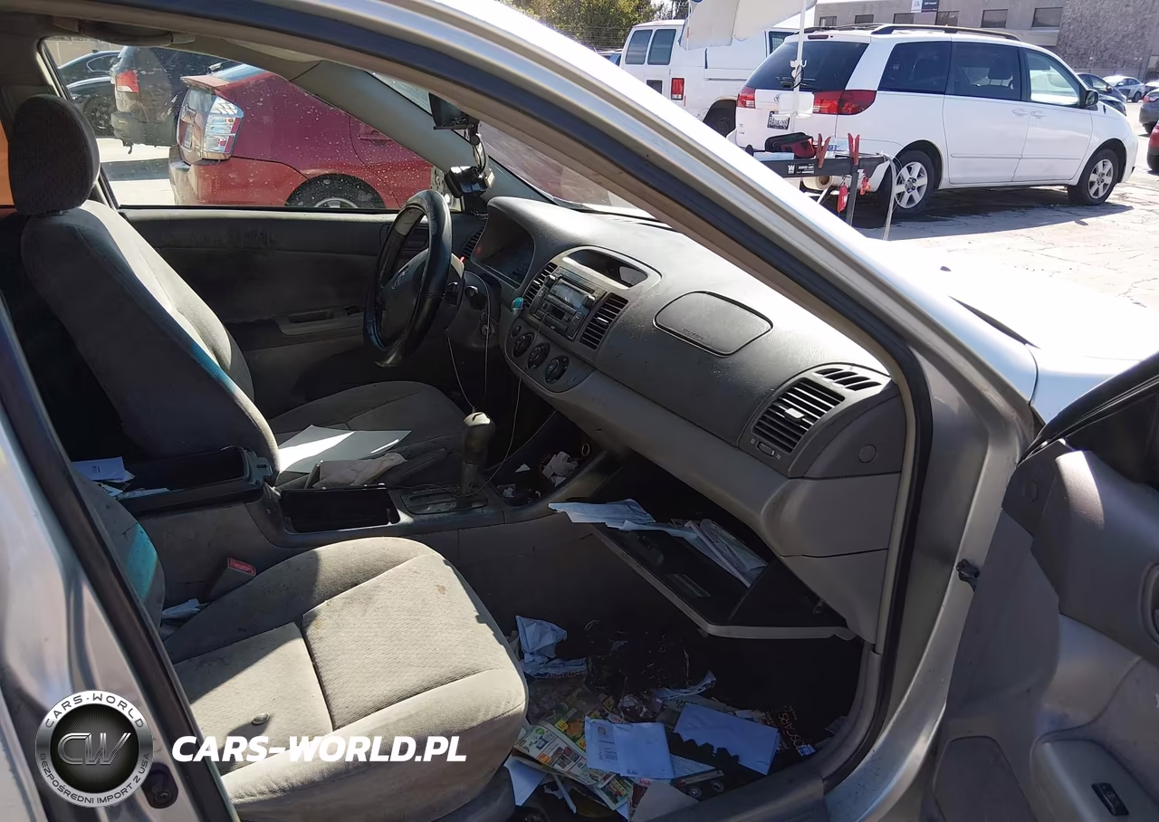 2002 Toyota Camry Le VIN:4T1BE32K72U500433 - 5