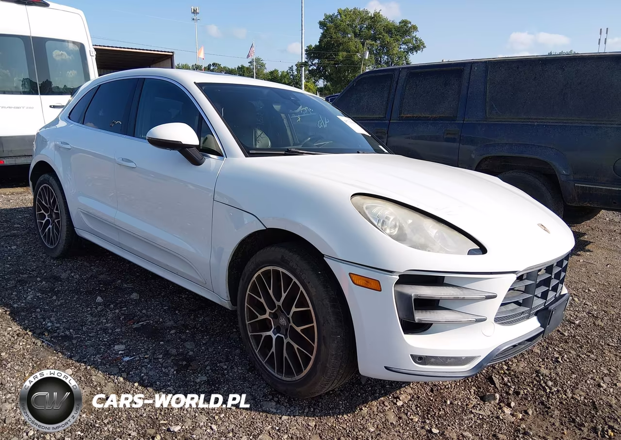 2015 Porsche Macan Turbo