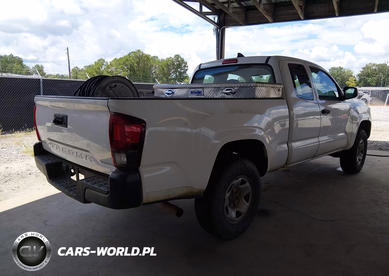2018 Toyota Tacoma Sr VIN:5TFRX5GN7JX105967 - 4