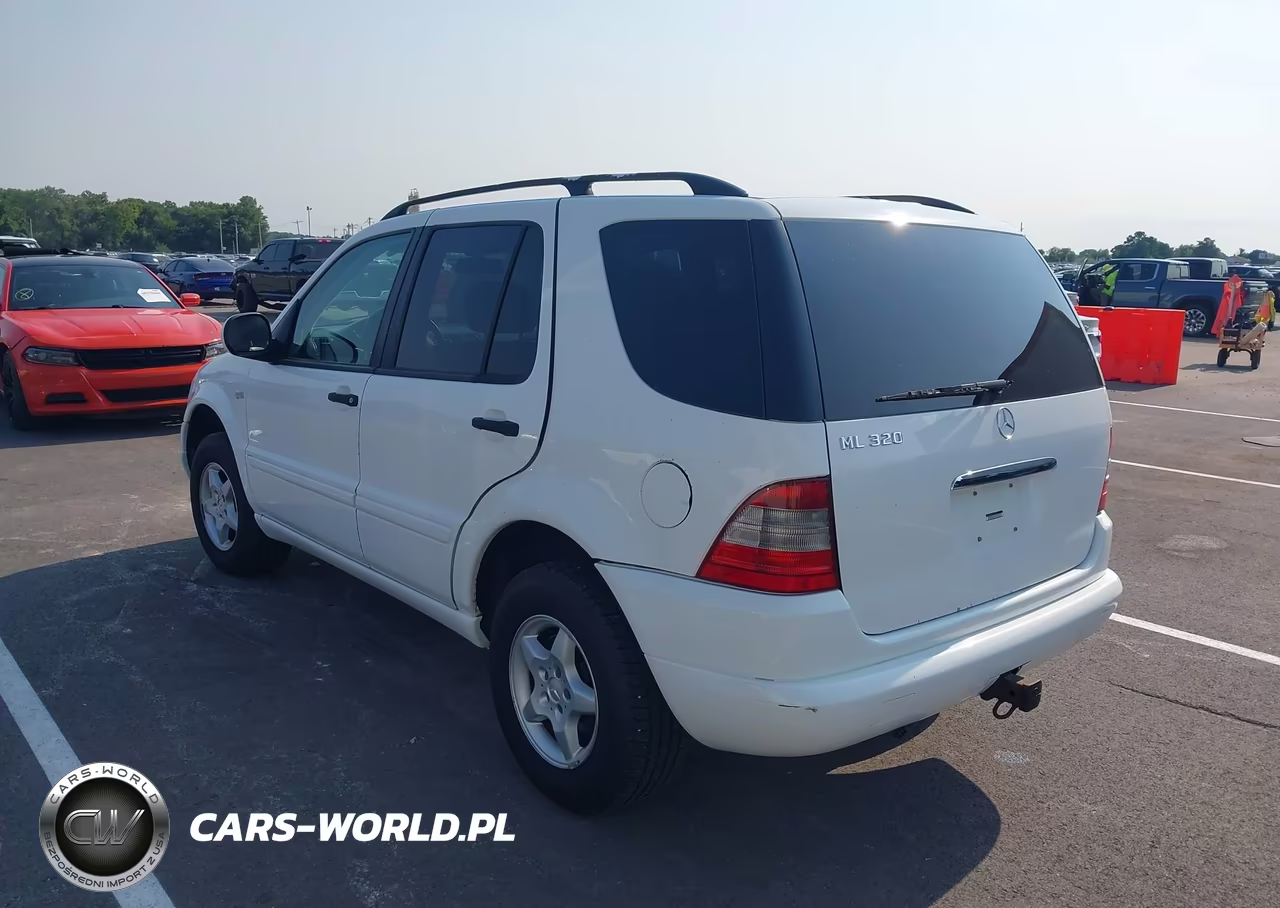 2000 Mercedes-Benz Ml 320 VIN:4JGAB54E4YA205369 - 3
