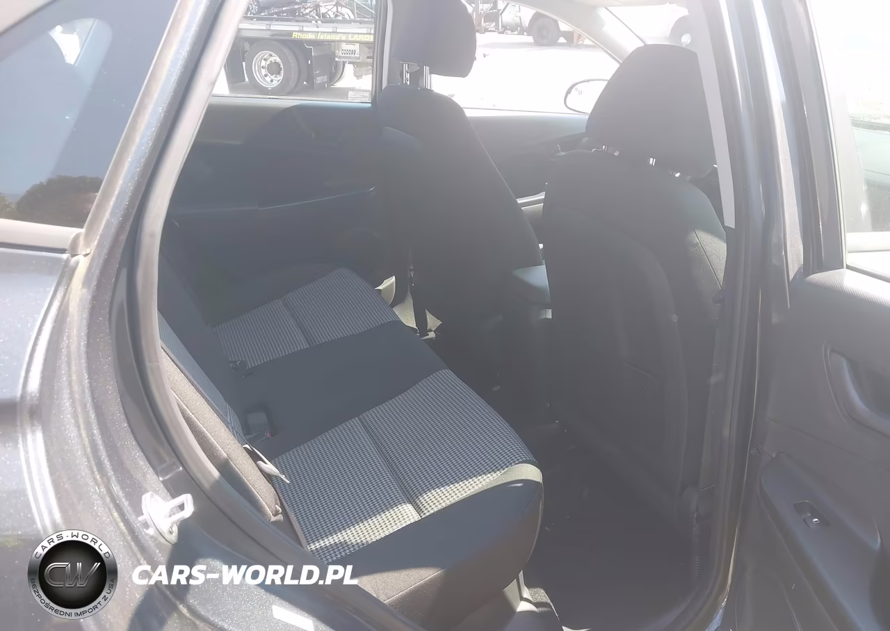 2018 Hyundai Kona Se VIN:KM8K1CAAXJU136866 - 8