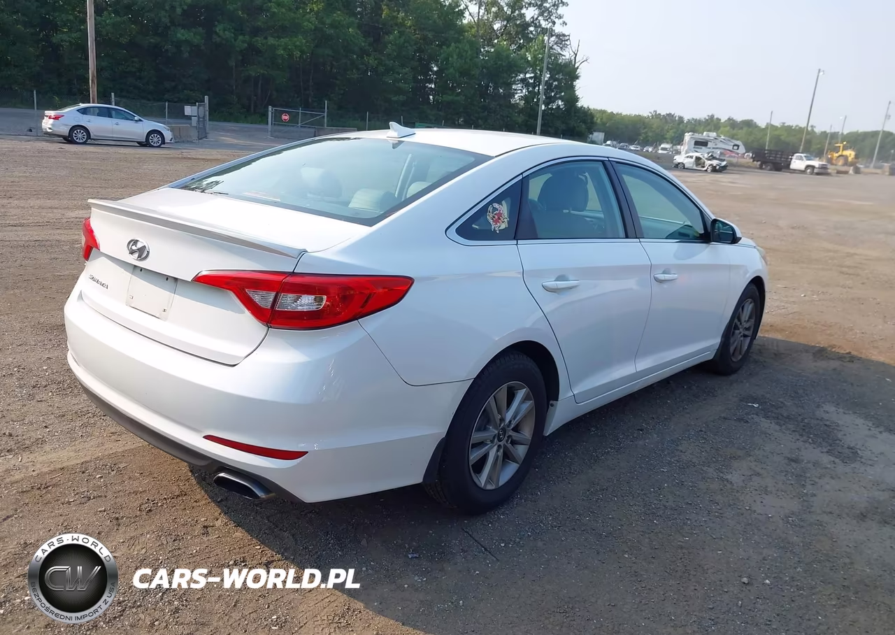 2015 Hyundai Sonata Se VIN:5NPE24AF8FH001760 - 4