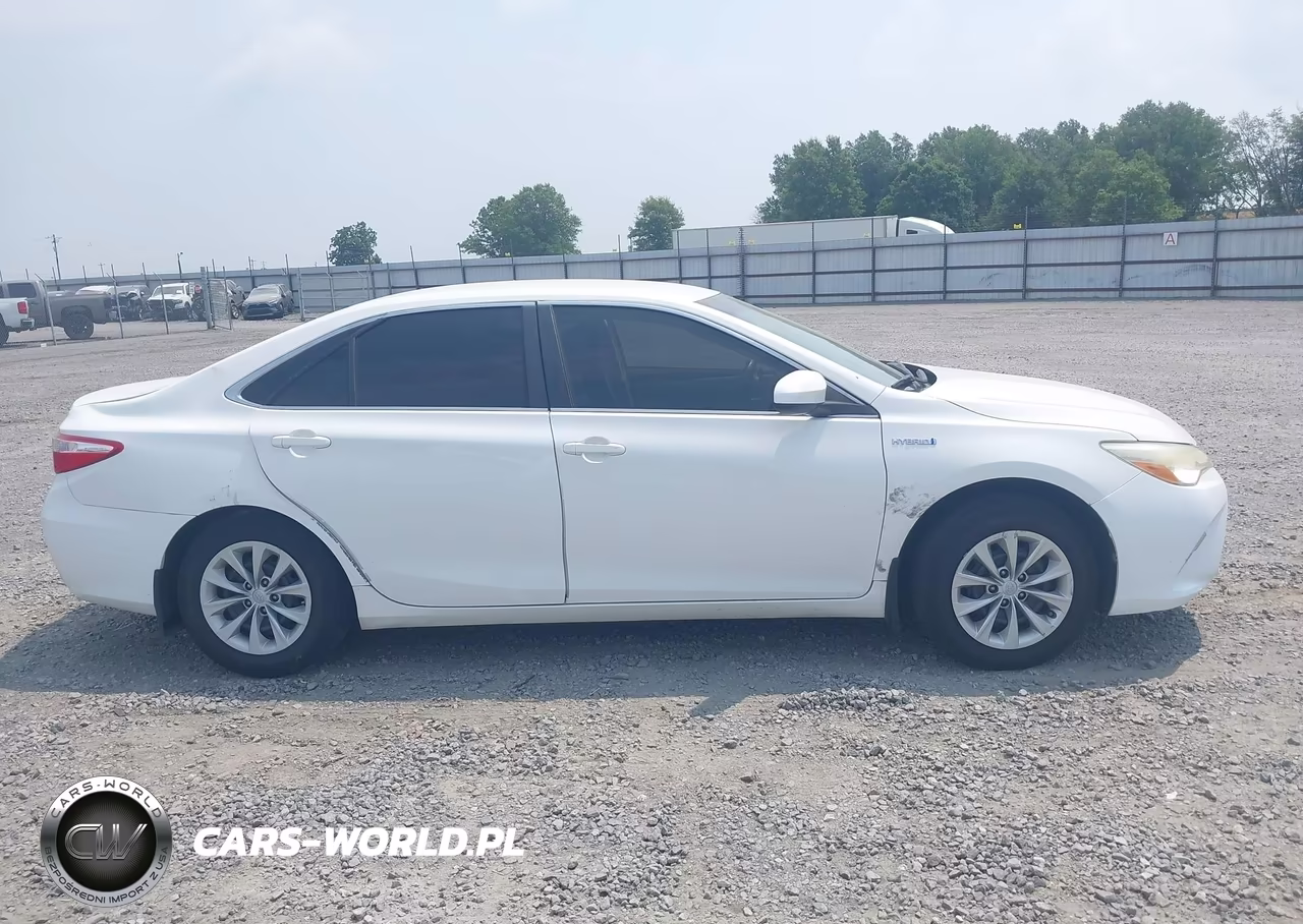 2015 Toyota Camry Hybrid Le VIN:4T1BD1FK3FU147390 - 13